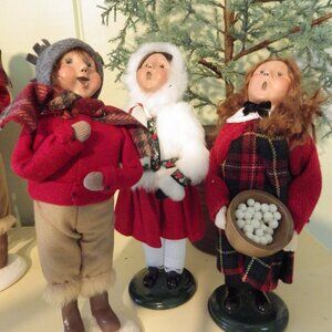 3 Byer's Choice LTD Children Christmas Carolers
